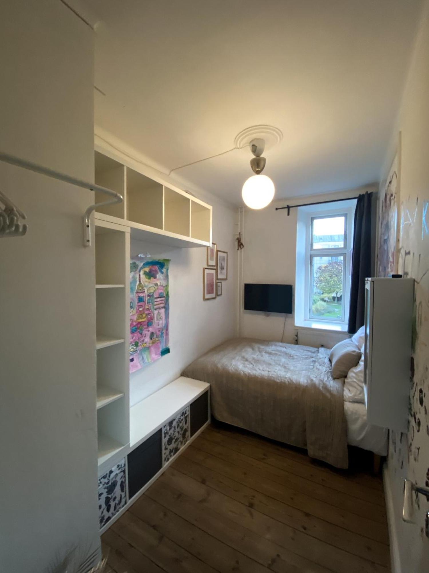 Centrally Located 4 Apartament